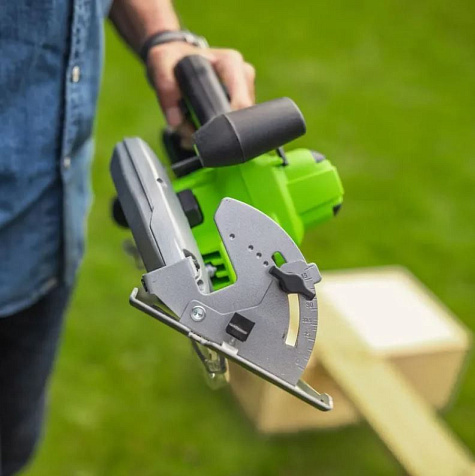 Пила циркулярная Greenworks GD24CSCUB, 24В, Li-ion, АКБ 1х4.0А/ч, 185х20мм, бесщеточная купить в СОМ
